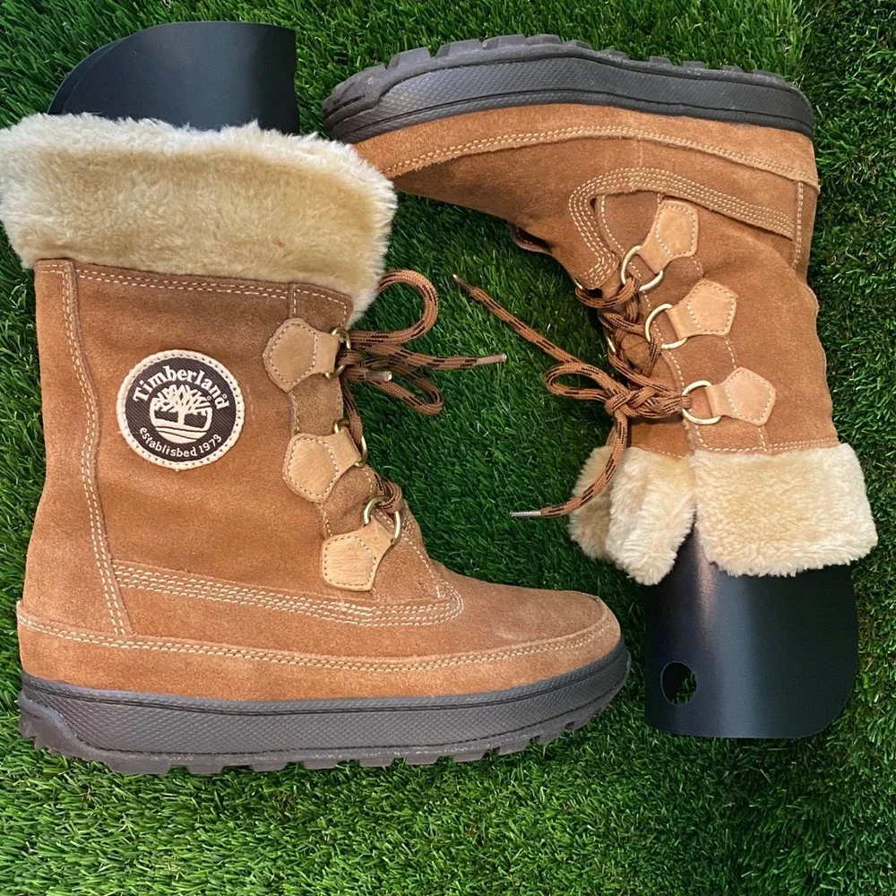 Timberland Mukluk Style, Suede Faux‎ Fur Trim Boots Size Women's Size 9.5M